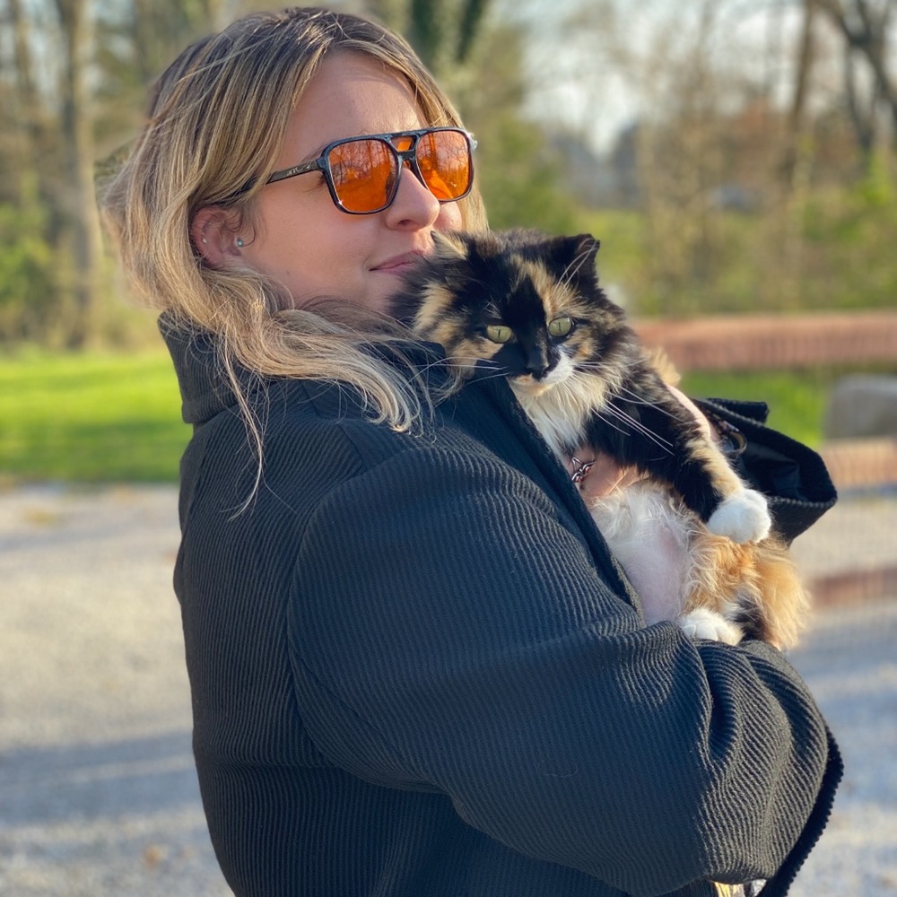 Meet your Posher, Alexis